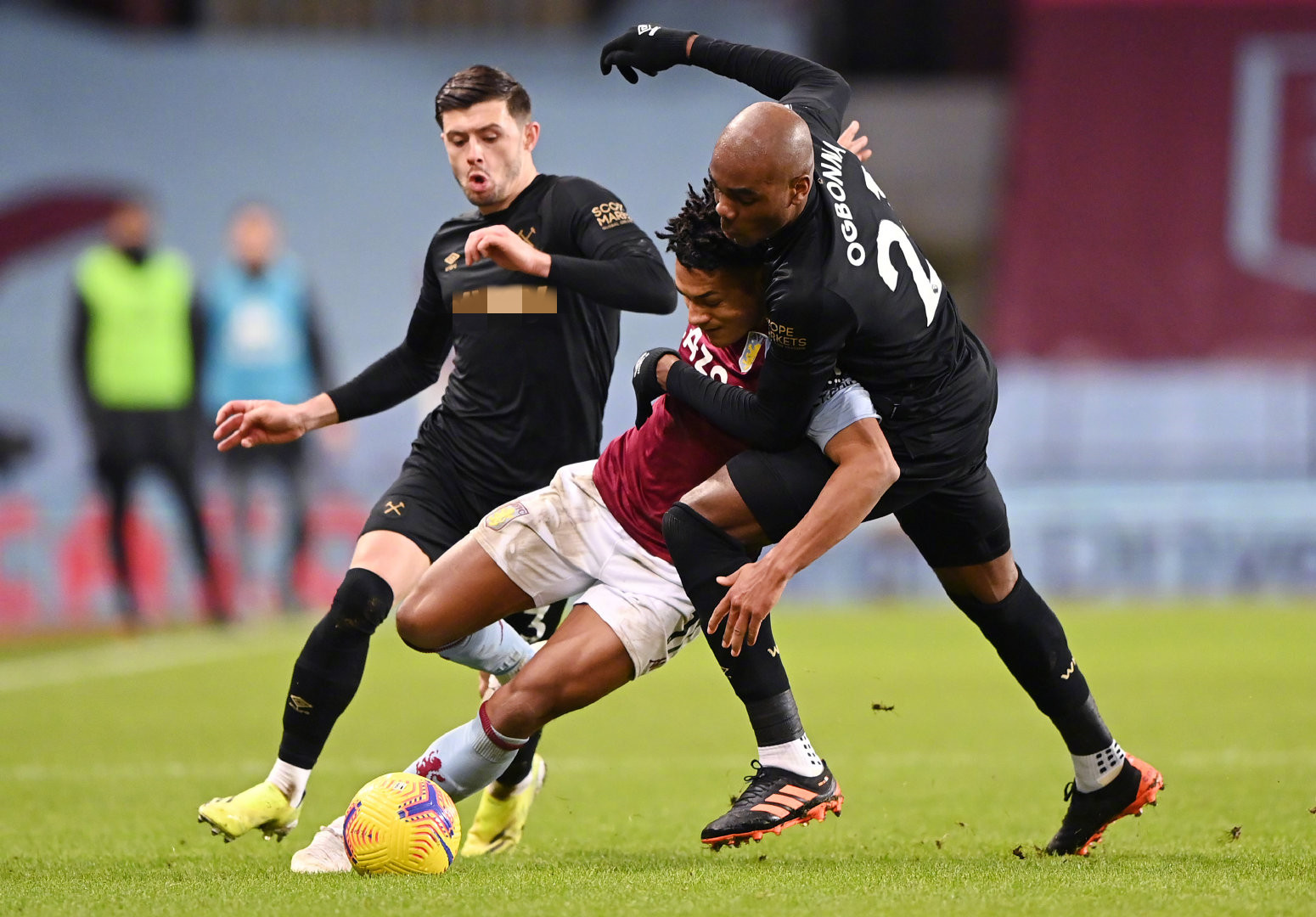 拉亚和伴郎 拉亚和伴郎